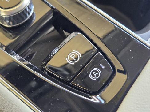 New 2026 Volvo XC90 B6 Ultra w/ Protection Package Premier image 23