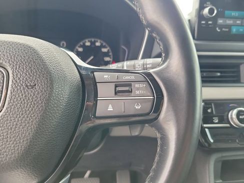 Certified 2025 Honda Pilot EX-L image 19