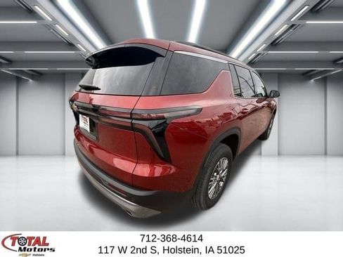 Used 2025 Chevrolet Traverse LT AWD/4WD image 8