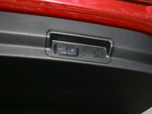 Used 2024 Ford Explorer XLT w/ Equipment Group 202A AWD/4WD image 12
