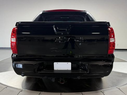 Used 2013 Chevrolet Avalanche LTZ RWD image 5