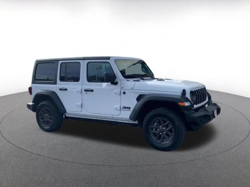 Used 2025 Jeep Wrangler Unlimited Sport AWD/4WD image 2