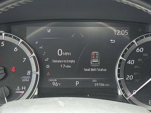 Used 2023 Toyota Highlander XLE FWD image 16
