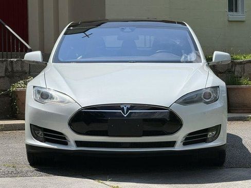 Used 2015 Tesla Model S 85 RWD image 17