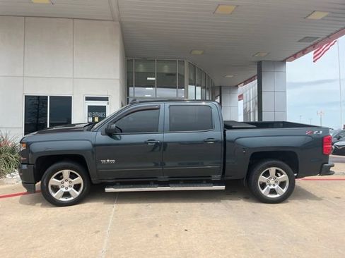 Used 2018 Chevrolet Silverado 1500 LT w/ Texas Edition AWD/4WD image 2