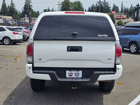 Used 2023 Toyota Tacoma TRD Off-Road w/ Technology Package AWD/4WD image 7