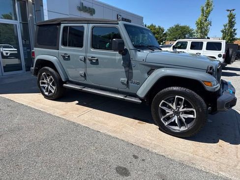 Certified 2024 Jeep Wrangler Unlimited w/ Convenience Group AWD/4WD image 9