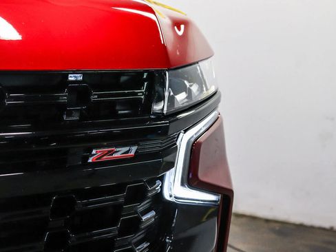 Used 2024 Chevrolet Tahoe Z71 w/ Luxury Package AWD/4WD image 7