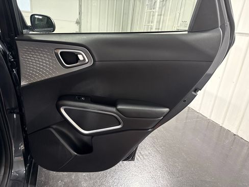 Used 2024 Kia Soul LX w/ Option Group 015 FWD image 16