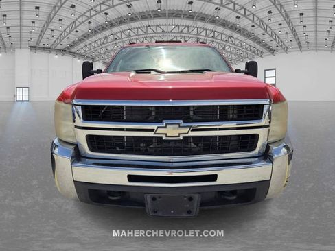 Used 2008 Chevrolet Silverado 3500 W/T AWD/4WD image 2