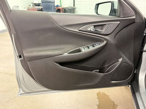 Used 2025 Chevrolet Malibu LT FWD image 12