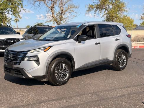 Certified 2024 Nissan Rogue S AWD/4WD image 2