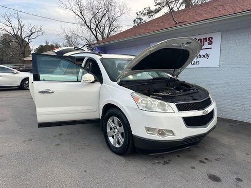Used 2011 Chevrolet Traverse LT image 8