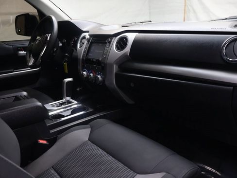 Used 2016 Toyota Tundra SR5 w/ SR5 Upgrade Package image 11