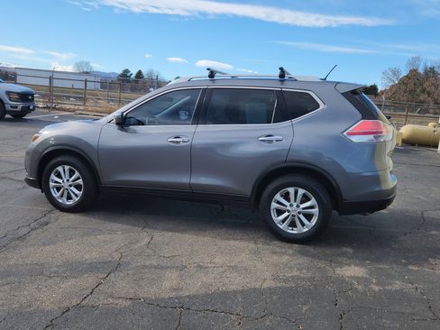 Used 2016 Nissan Rogue SV image 7