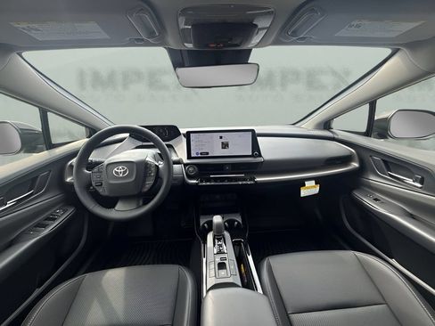 Used 2026 Toyota Prius XLE FWD image 9