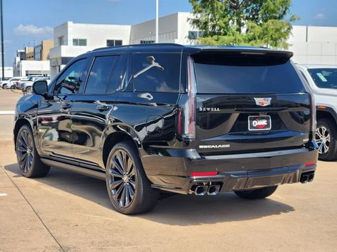 Used 2026 Cadillac Escalade V AWD/4WD image 5