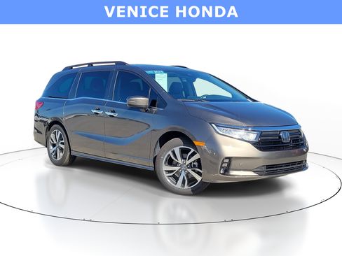 Used 2023 Honda Odyssey Touring image 1