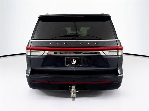 Used 2024 Lincoln Navigator Reserve image 6