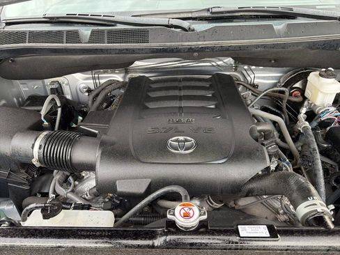 Used 2021 Toyota Tundra SR5 w/ SR5 Upgrade Package AWD/4WD image 32