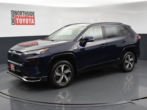 Used 2022 Toyota RAV4 SE w/ Weather & Moonroof Package AWD/4WD image 8