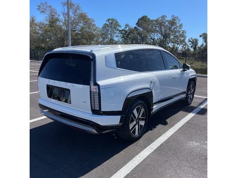 Used 2026 Hyundai Ioniq 9 SEL image 3