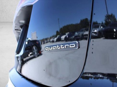 Used 2022 Audi Q4 e-tron Premium Plus AWD/4WD image 7