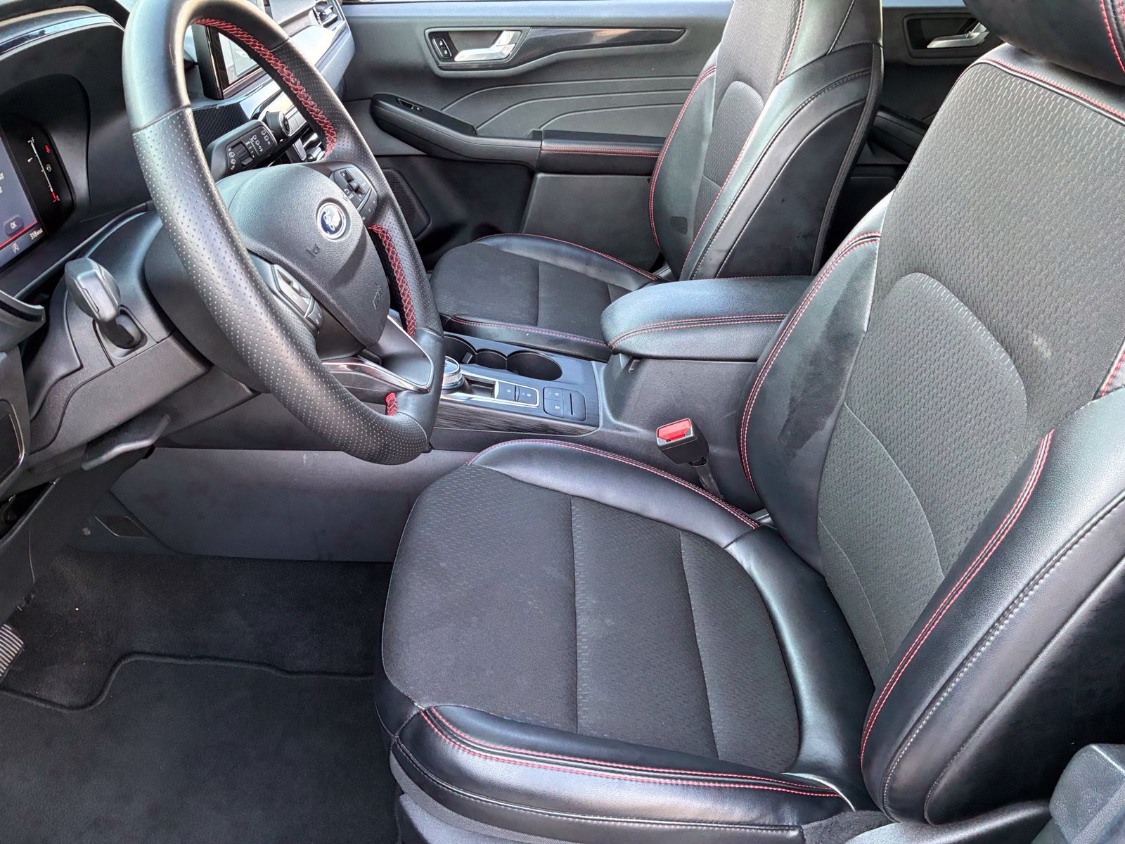 Used 2025 Ford Escape ST-Line AWD/4WD image 14