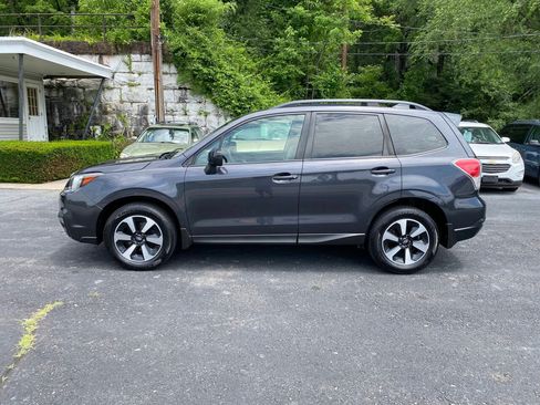 Used 2017 Subaru Forester 2.5i Premium AWD/4WD image 2