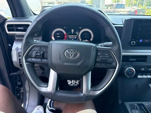 Used 2025 Toyota Tacoma TRD Sport AWD/4WD image 17