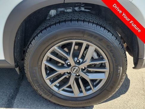 Used 2024 Nissan Rogue S FWD image 26