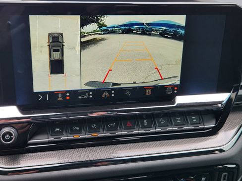 Used 2025 Chevrolet Silverado 1500 ZR2 w/ Technology Package AWD/4WD image 8