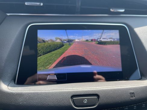 Used 2020 Cadillac XT4 Premium Luxury w/ Cold Weather Package AWD/4WD image 20