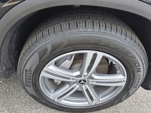 Used 2022 Mercedes-Benz GLC 300 w/ Premium Package Lite image 19