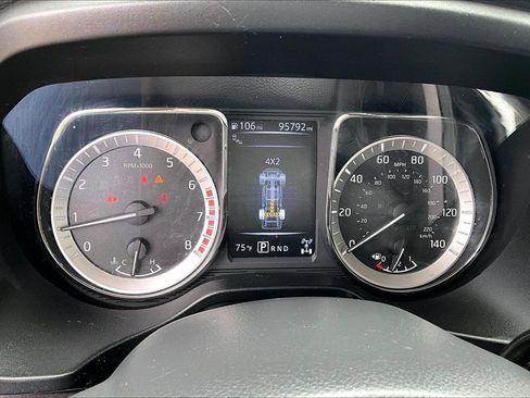 Used 2016 Nissan Titan SV AWD/4WD image 11