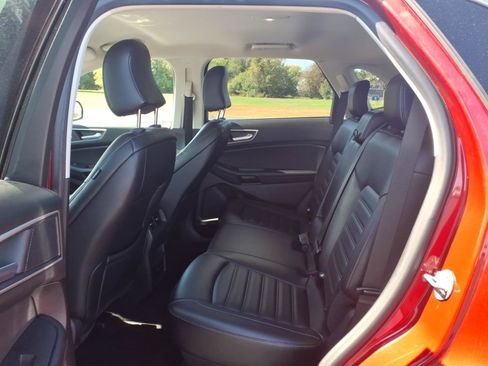 Used 2024 Ford Edge SEL AWD/4WD image 11