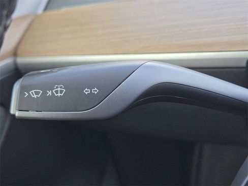 Used 2021 Tesla Model 3 Performance image 23