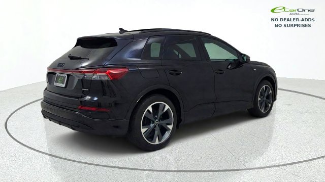 Used 2025 Audi Q4 e-tron Premium w/ Convenience Package AWD/4WD image 8
