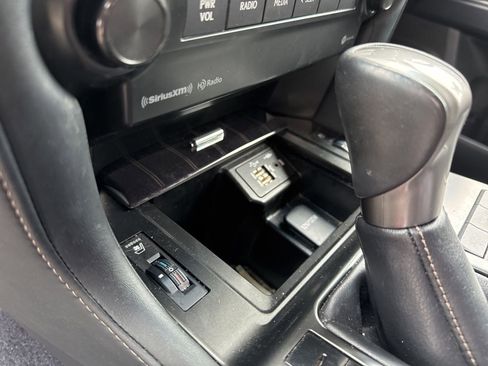 Used 2022 Lexus GX 460 Premium w/ Premium Package image 10