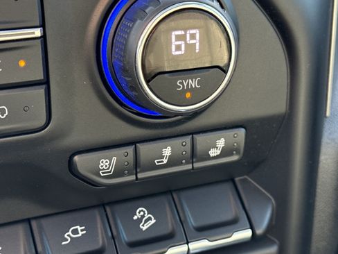 Used 2022 Chevrolet Silverado 2500 LTZ w/ LTZ Plus Package image 28