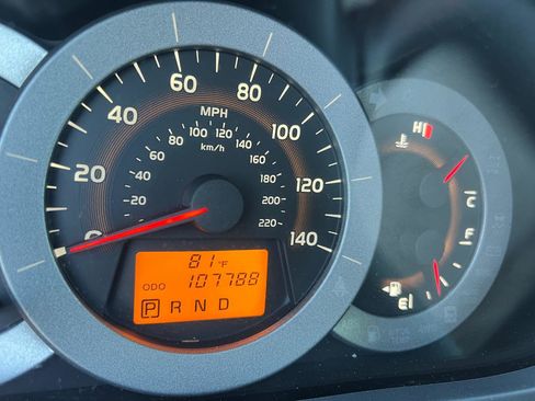 Used 2012 Toyota RAV4 4WD w/ Upgrade Value Pkg image 26