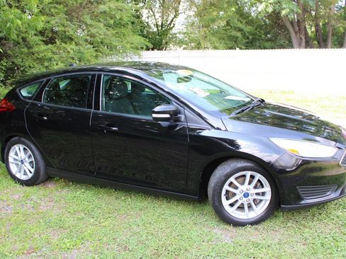 Used 2016 Ford Focus SE image 6