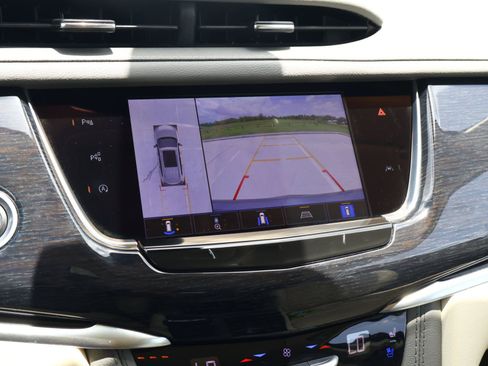 Certified 2024 Cadillac XT6 Premium Luxury w/ Technology Package FWD image 31