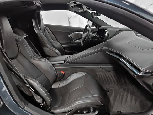 Used 2020 Chevrolet Corvette Stingray Preferred Cpe w/ 2LT Preferred Equipment Group RWD image 3