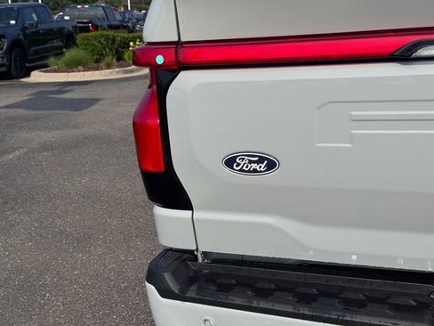 New 2024 Ford F150 Lightning Lariat AWD/4WD image 8