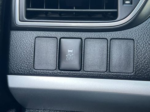 Used 2016 Toyota Camry SE image 30