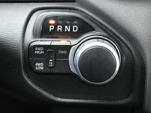 Used 2024 RAM 2500 Big Horn AWD/4WD image 15