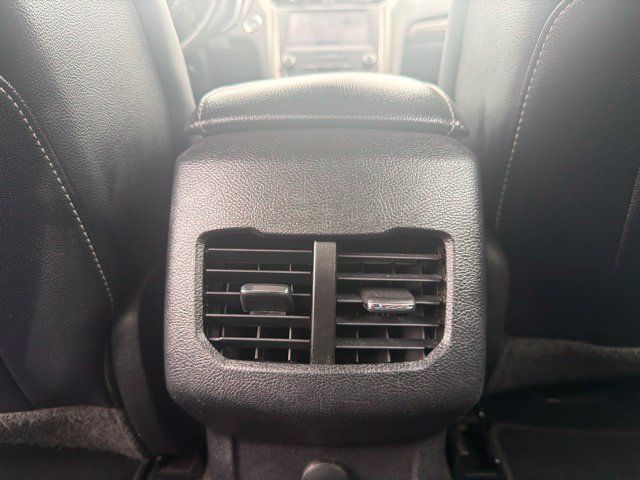Used 2020 Ford Fusion SEL FWD image 16