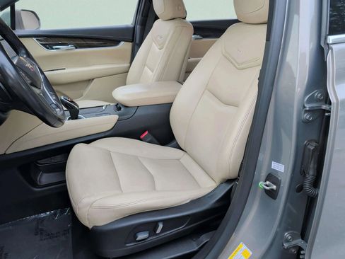 Used 2019 Cadillac XT5 Sport Utility 4D image 21