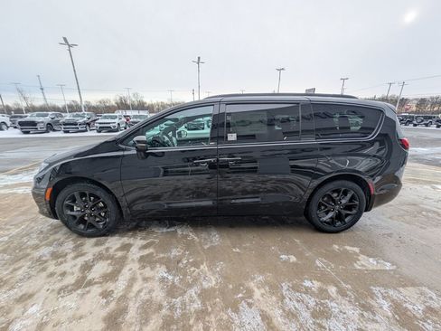 New 2026 Chrysler Pacifica Select FWD image 8